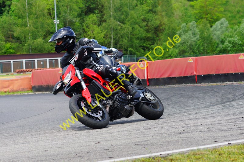 26.5.14 Lauer-Foto 415Hypermotard