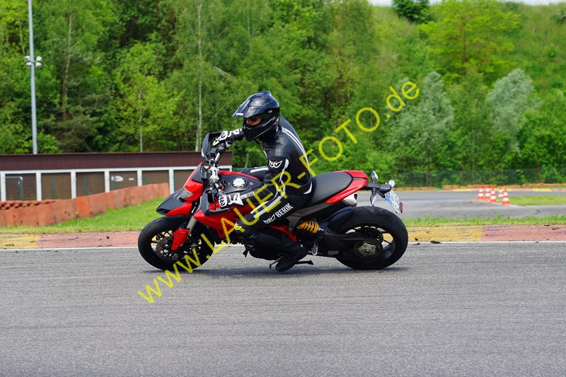 26.5.14 Lauer-Foto 440Hypermotard