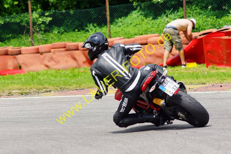 26.5.14 Lauer-Foto 570Hypermotard