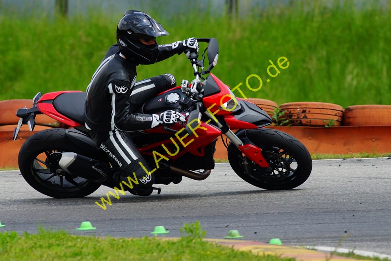 26.5.14 Lauer-Foto 679Hypermotard