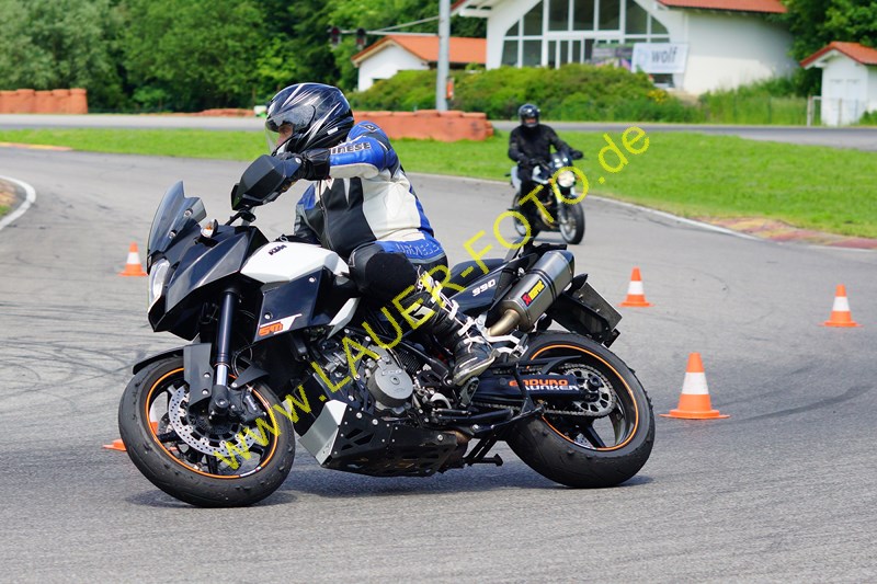 26.5.14 Lauer-Foto 382KTM 990 SM