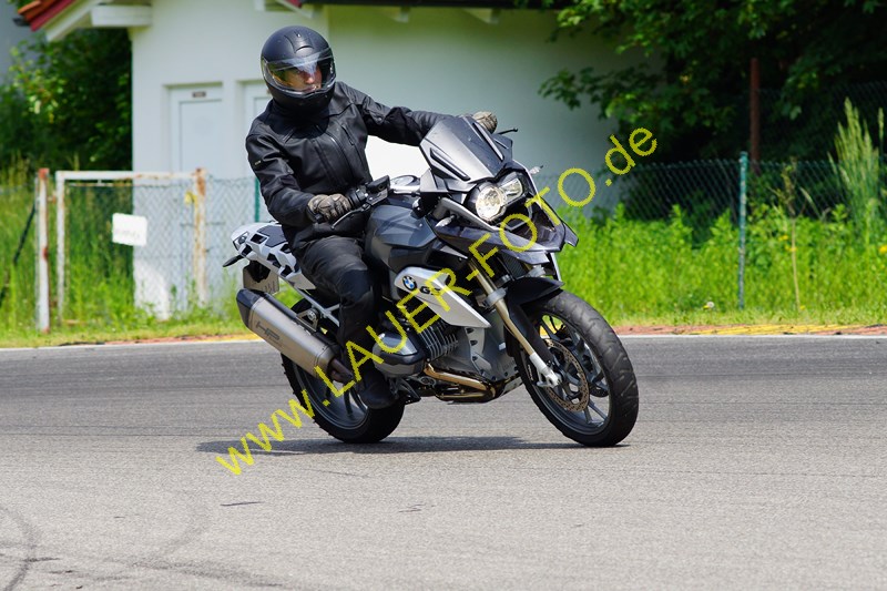 26.5.14 Lauer-Foto 112R1200 GS SW Helm