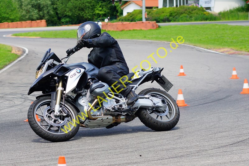 26.5.14 Lauer-Foto 376R1200 GS SW Helm