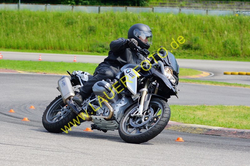 26.5.14 Lauer-Foto 509R1200 GS SW Helm