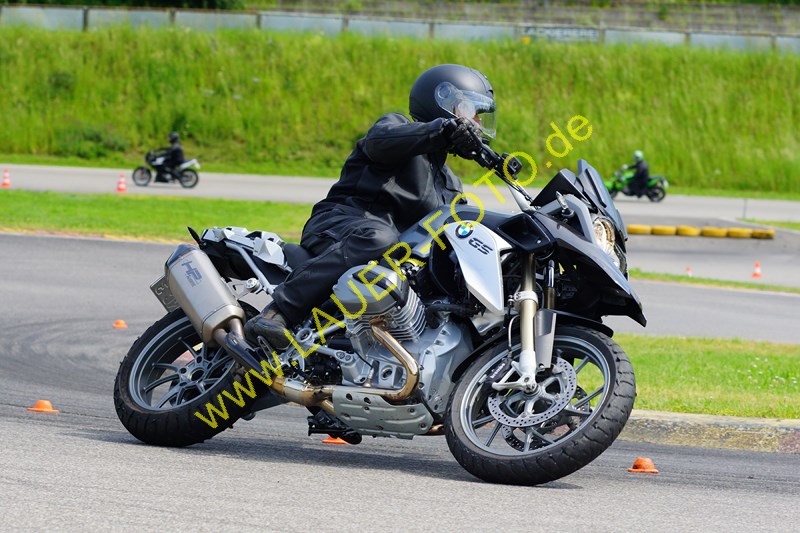 26.5.14 Lauer-Foto 510R1200 GS SW Helm