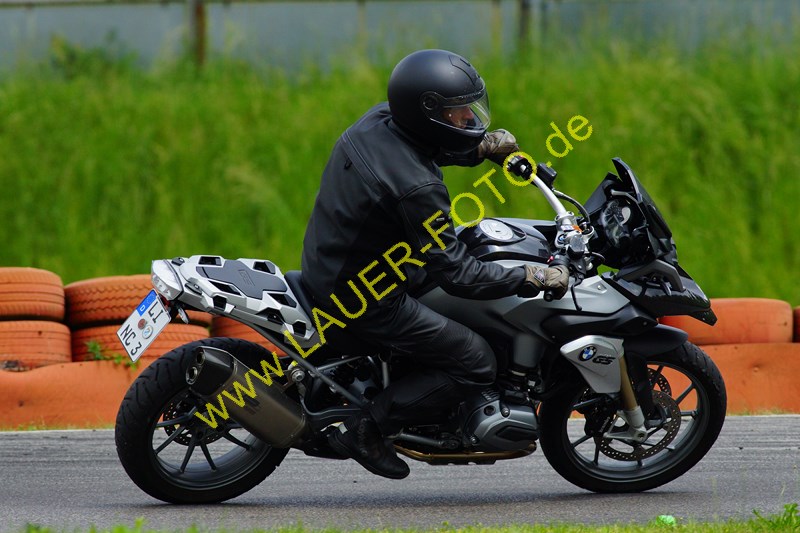 26.5.14 Lauer-Foto 680R1200 GS SW Helm